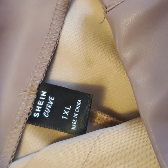 Shein women's high waisted faux leather pants - Picture 4 of 7